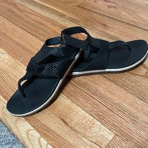 Black ankle strap Sorel sandal